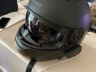 Sedici helmet with cardo wireless communication system