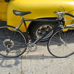 Vintage Road Bike – Steel Frame