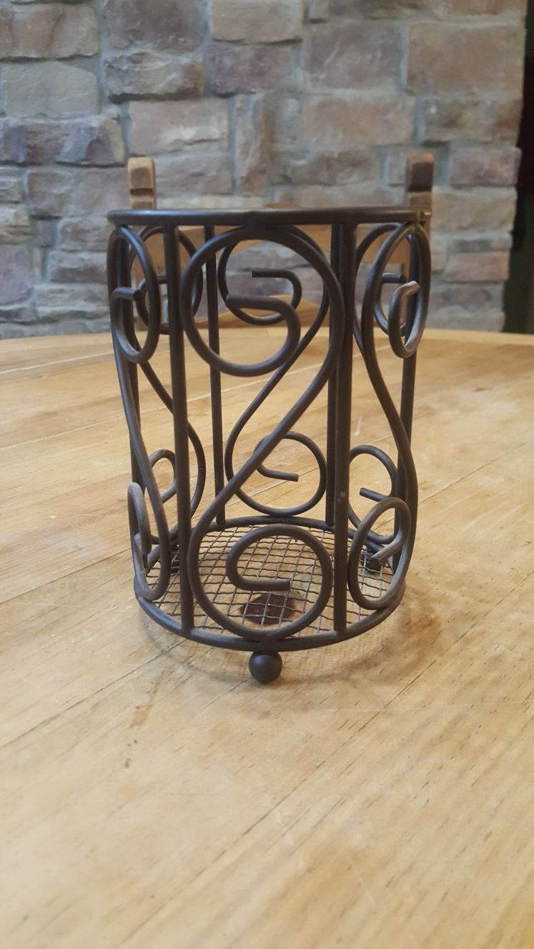 Decorative candle holder