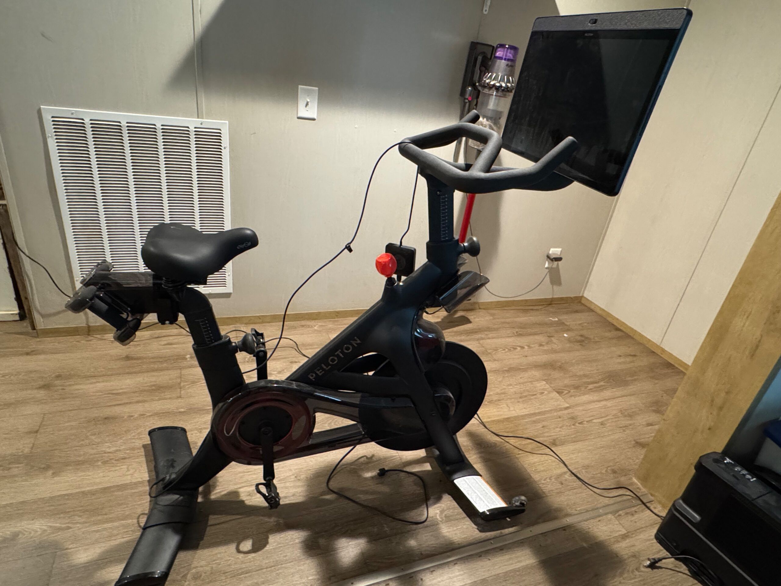 Peloton Bike Plus - Excellent (10 Rides), Kolin, 2025