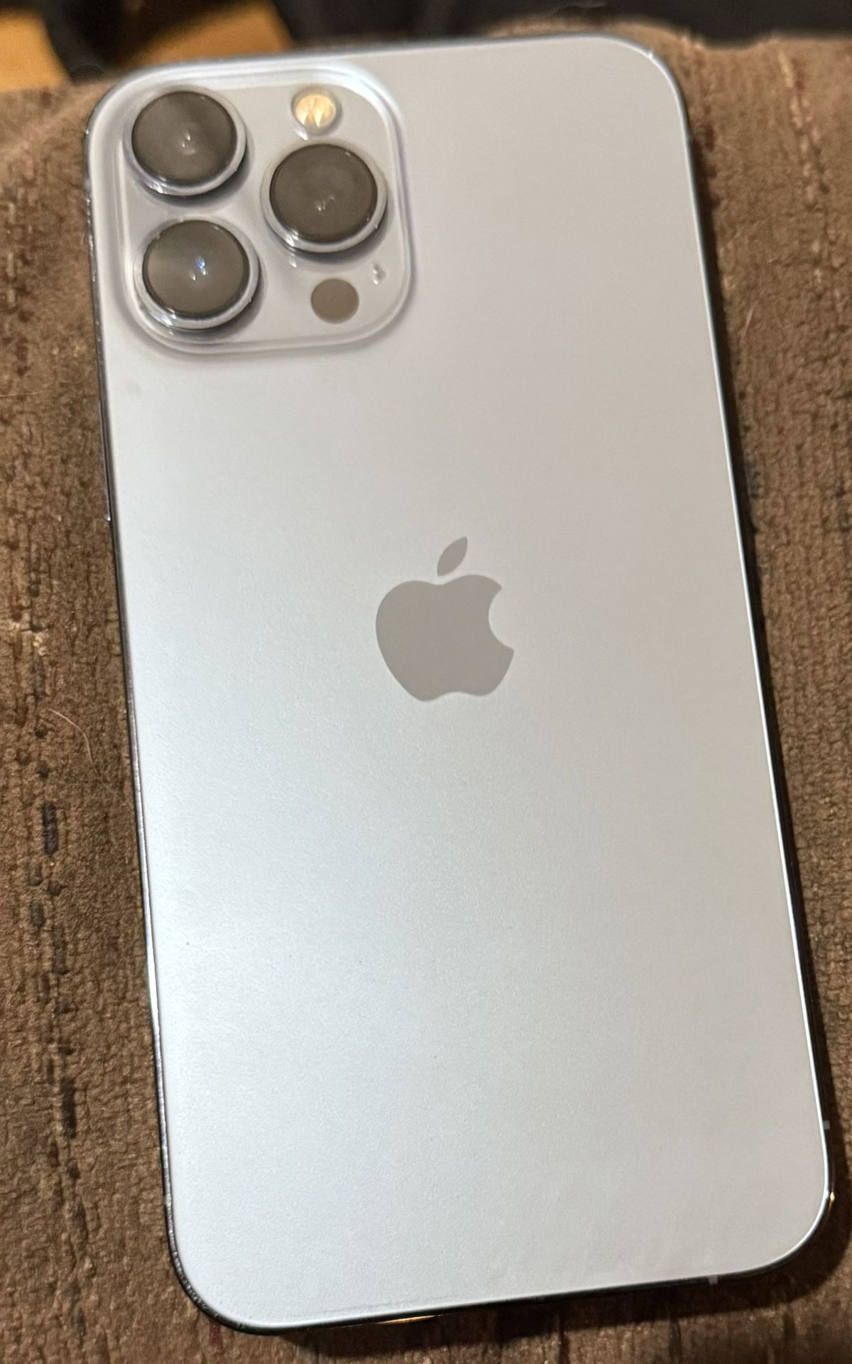 iPhone 13 Pro Max 128 GB (with Free Case)