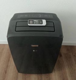 LG portable air conditioner 12,000 btu excellent condition!!