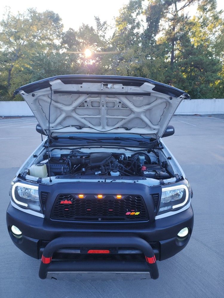 2006 Toyota Tacoma Xtracab · Pickup 2D 6 ft Nice Toyota Tacoma in good condition, 4 cylinder automatic, clean NC title in my name