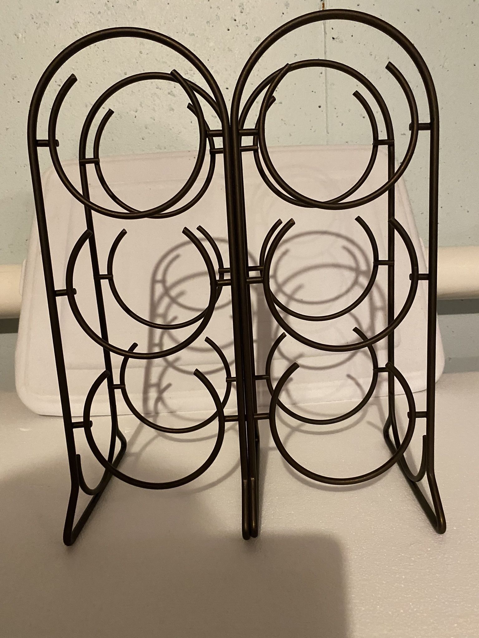 WINE RACK HOLDS 6 BOTTLES