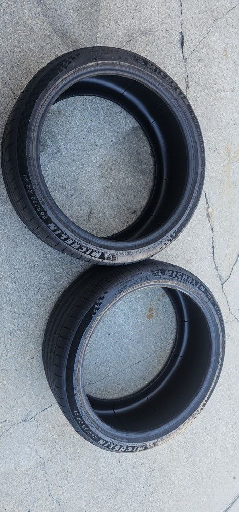 Michelin Pilot Sport 4 S Mo1 A 265/35/21
