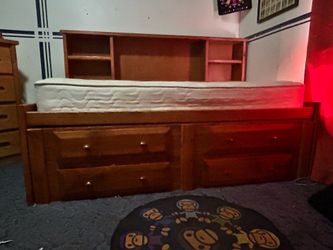 Twin size captains bed with drawers & bookshelf