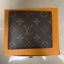 Louis Vuitton Passport Holder - Date Code: MB2157 for Sale in Tampa, FL -  OfferUp