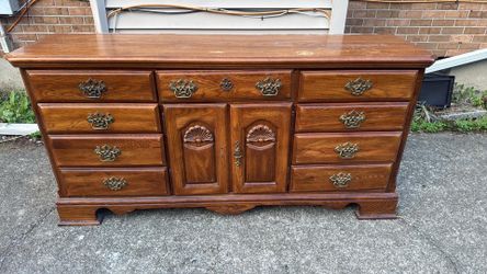 Dresser