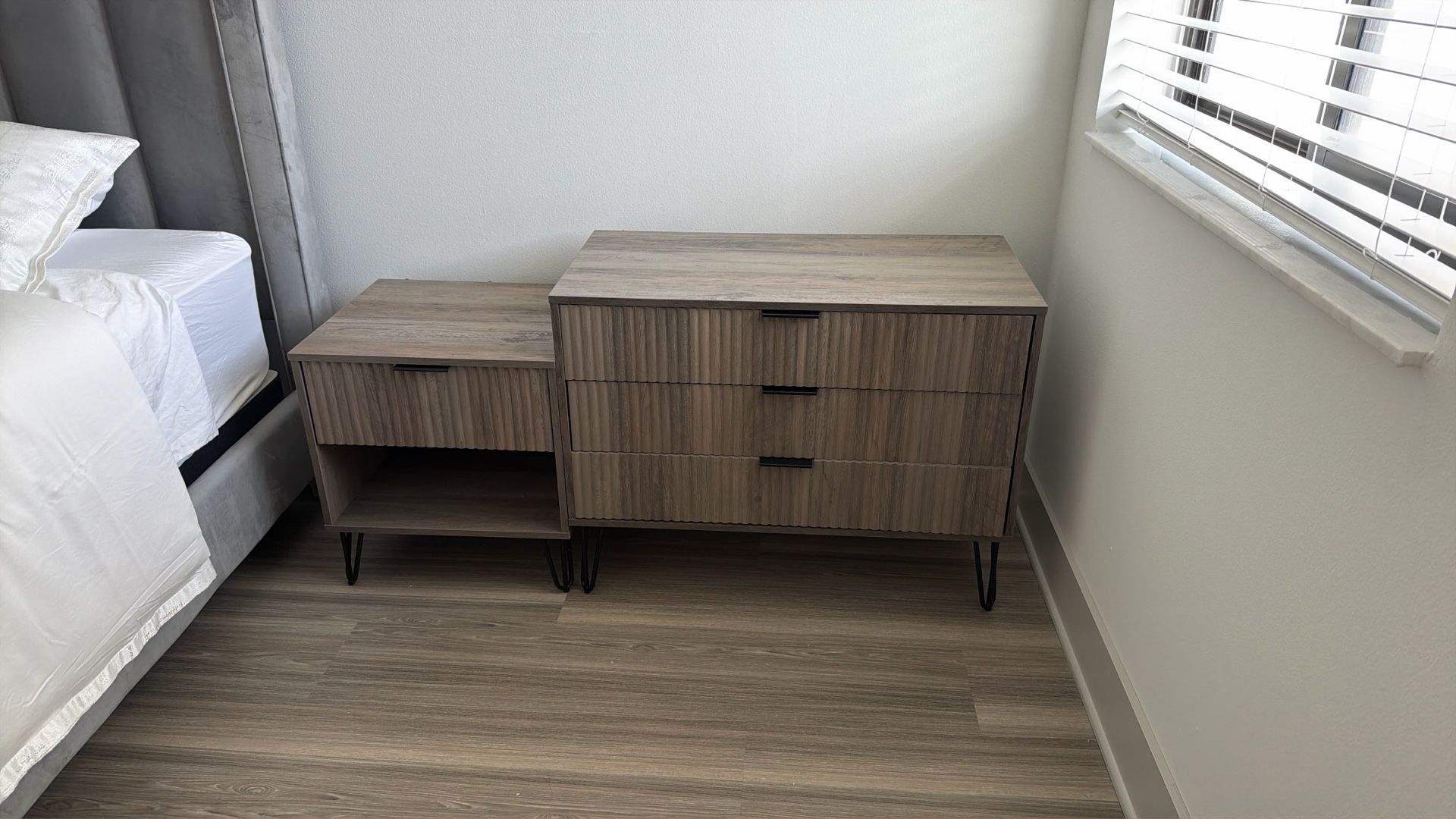 2 Nightstands (NEW)
