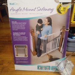 Kidco Angle Mount Safeway Gate, Cross Posted North Riverside 