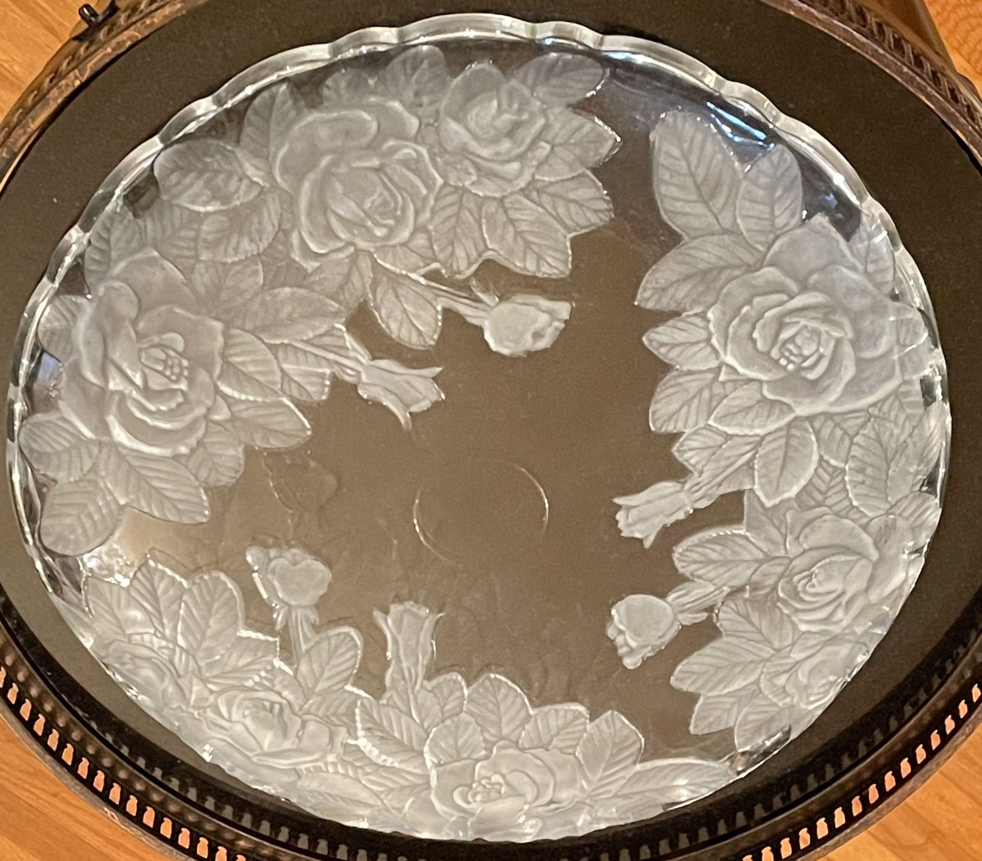 14-Inch Beautiful Glass Etched Round Platter Clear Glass ROUND SERVING TRAY/PLATTER w/Frosted Roses Design ~ 14"