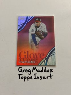 Greg Maddux Atlanta Braves Hall of Fame Pitcher Topps Short Print Insert Card.