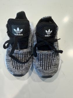 Adidas Swift Run Toddler Sneakers, size 7