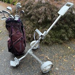 Women’s Golf Clubs (Nike bag)