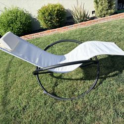 Zero gravity orbital lounge chair - White - New in box