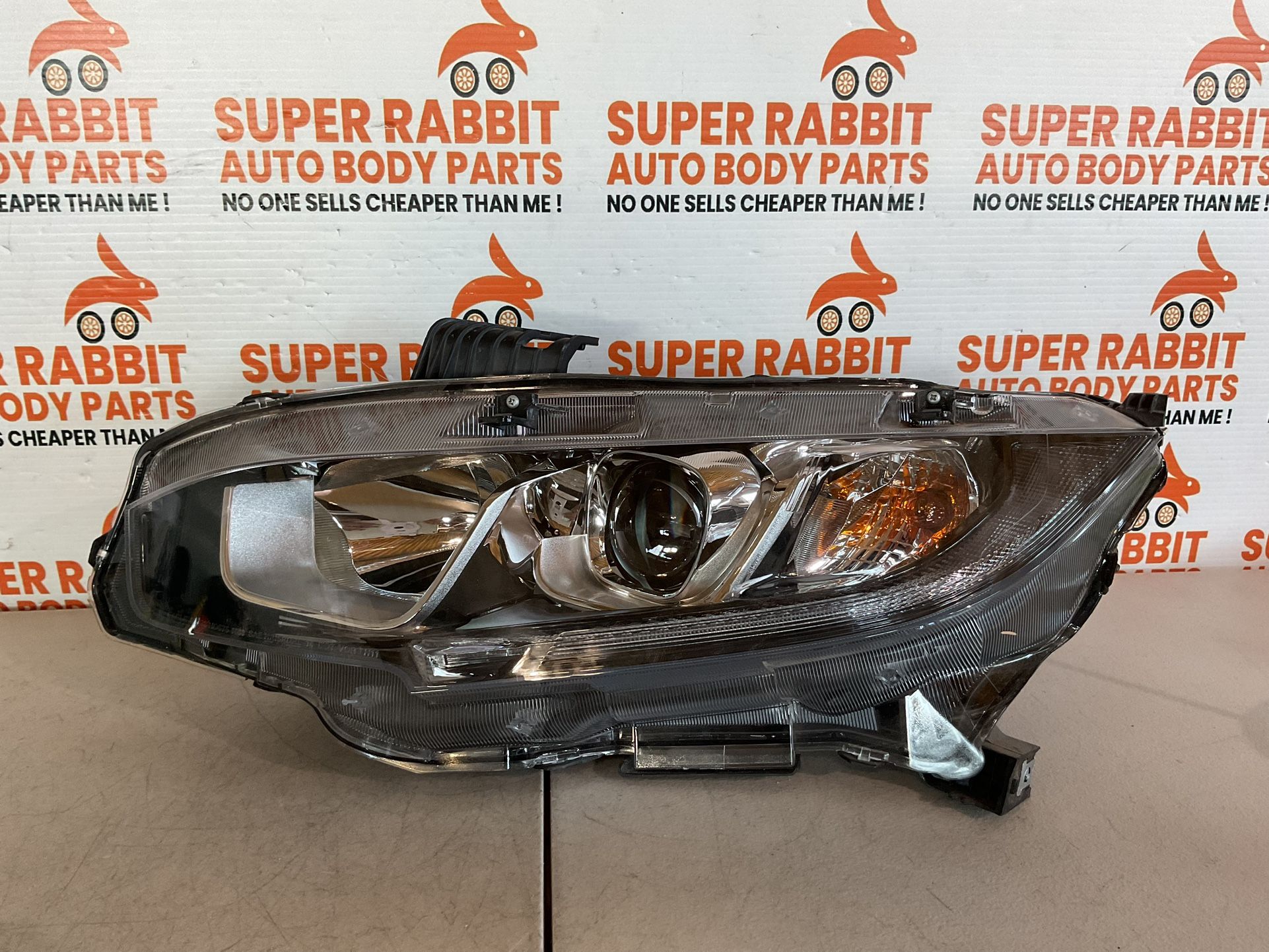 2016 Civic Driver Halogen Headlight Good Condition Aftermarket 2020🥳
