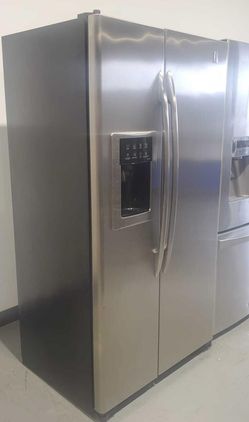 GE Side-by-Side Stainless Steel Refrigerator Fridge
