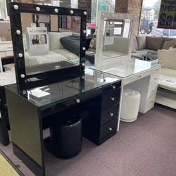 Avery White&Black Vanity