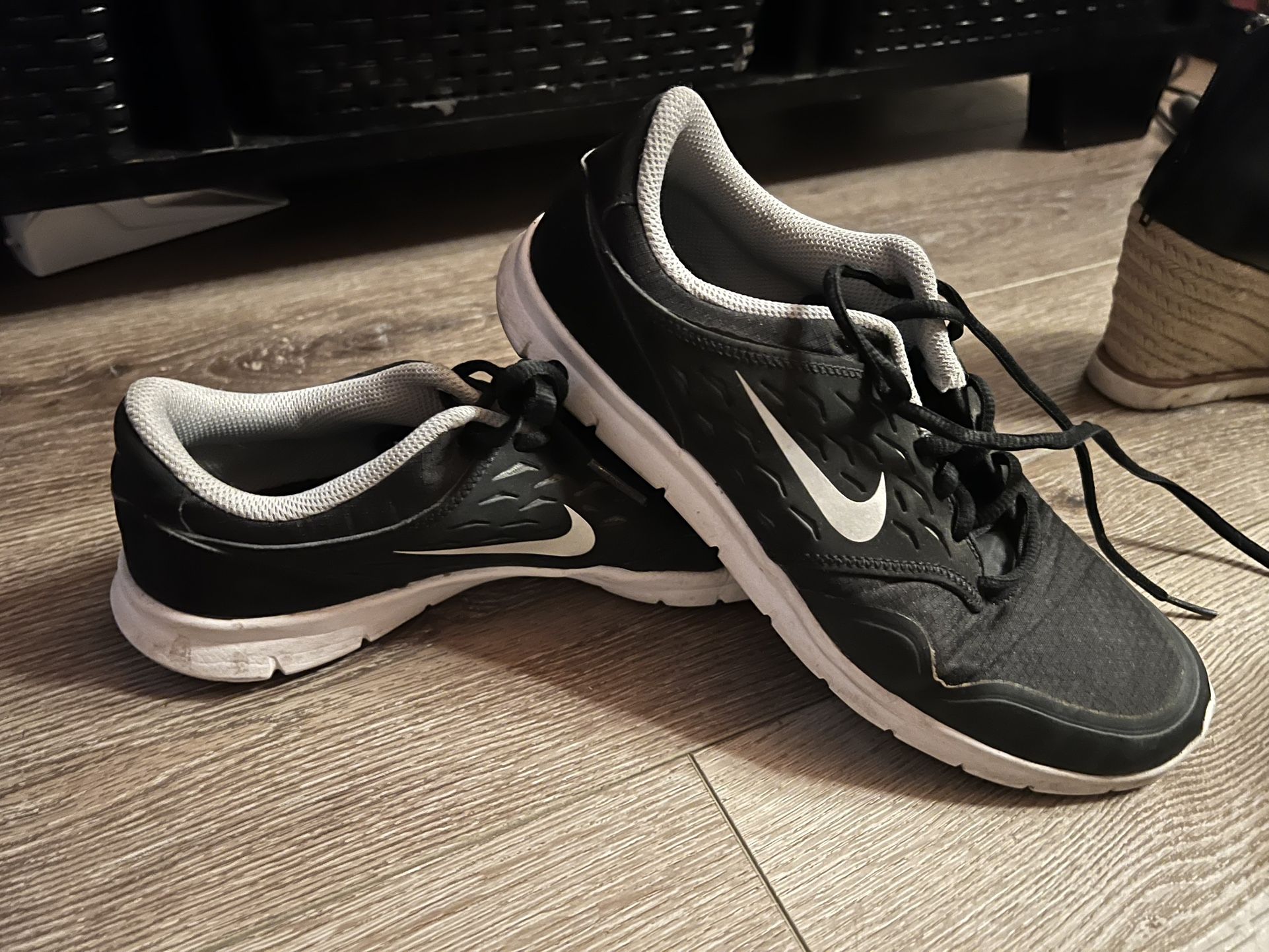 Nike Light Weight Shoes- Women’s Size 8