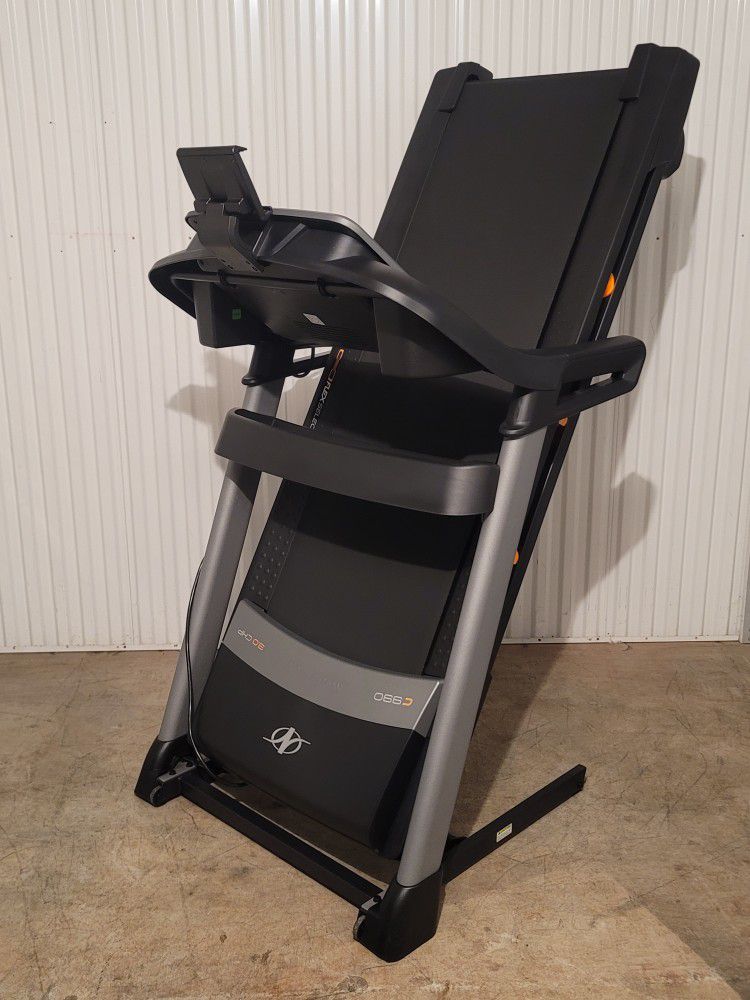 Like New  Android  Nordic Track C990 Treadmill 