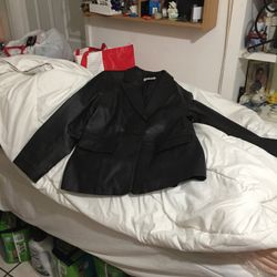 Beautiful Fitted Leather Jacket For Women Size 10
