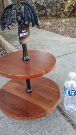 Bat 2 Tier Round Stand
