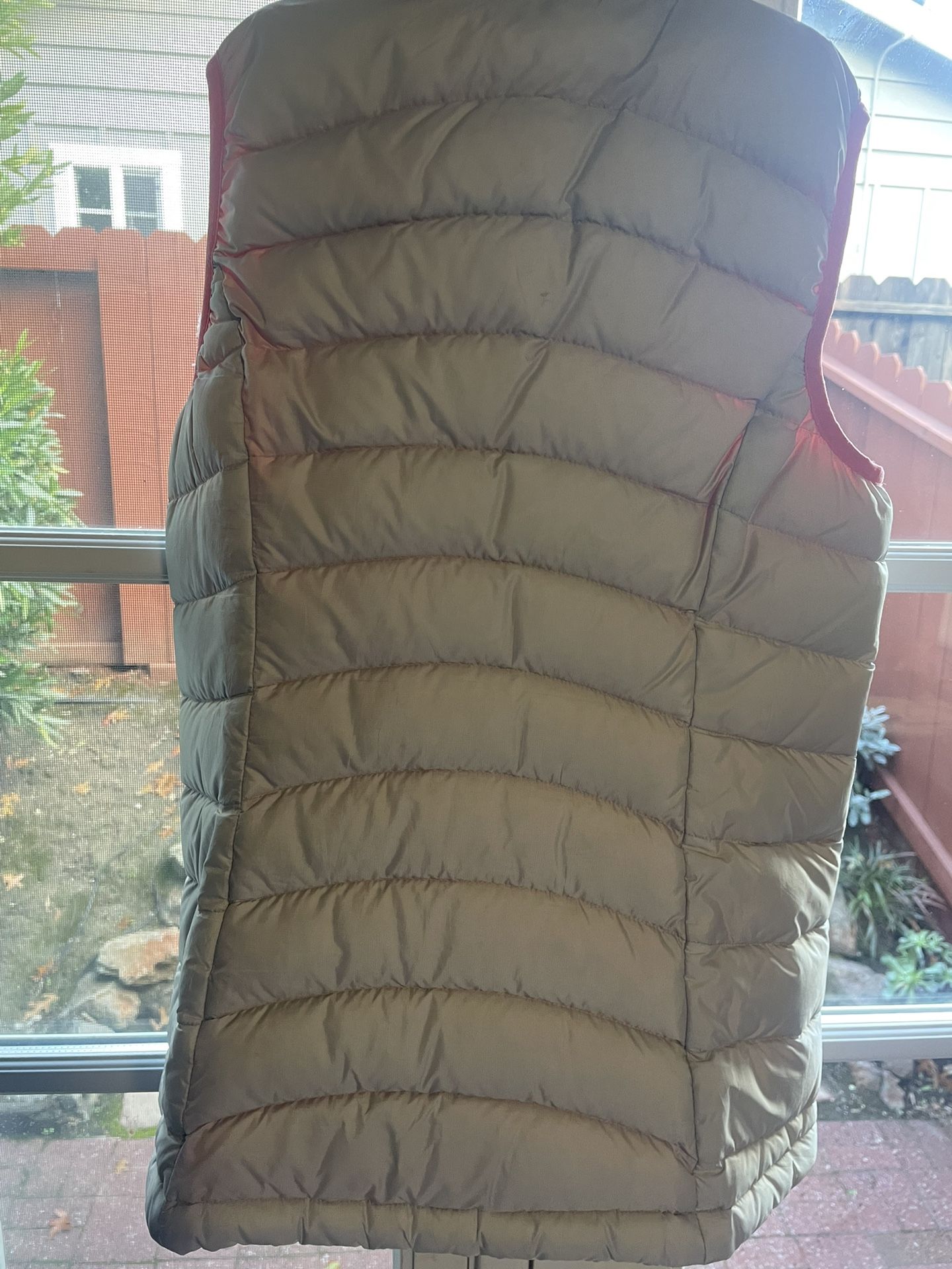 Patagonia Down Vest - Kids XL (14)