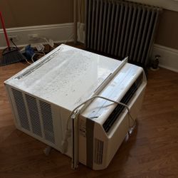 23,500 BTU 230/208-Volt Window Air Conditioner Unit