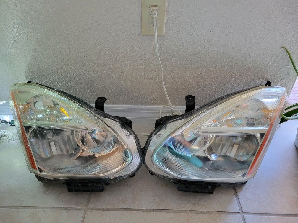 2007-2013 Nissan Rogue Headlight Set
