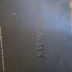 Tati Beauty eyeshadow Palette