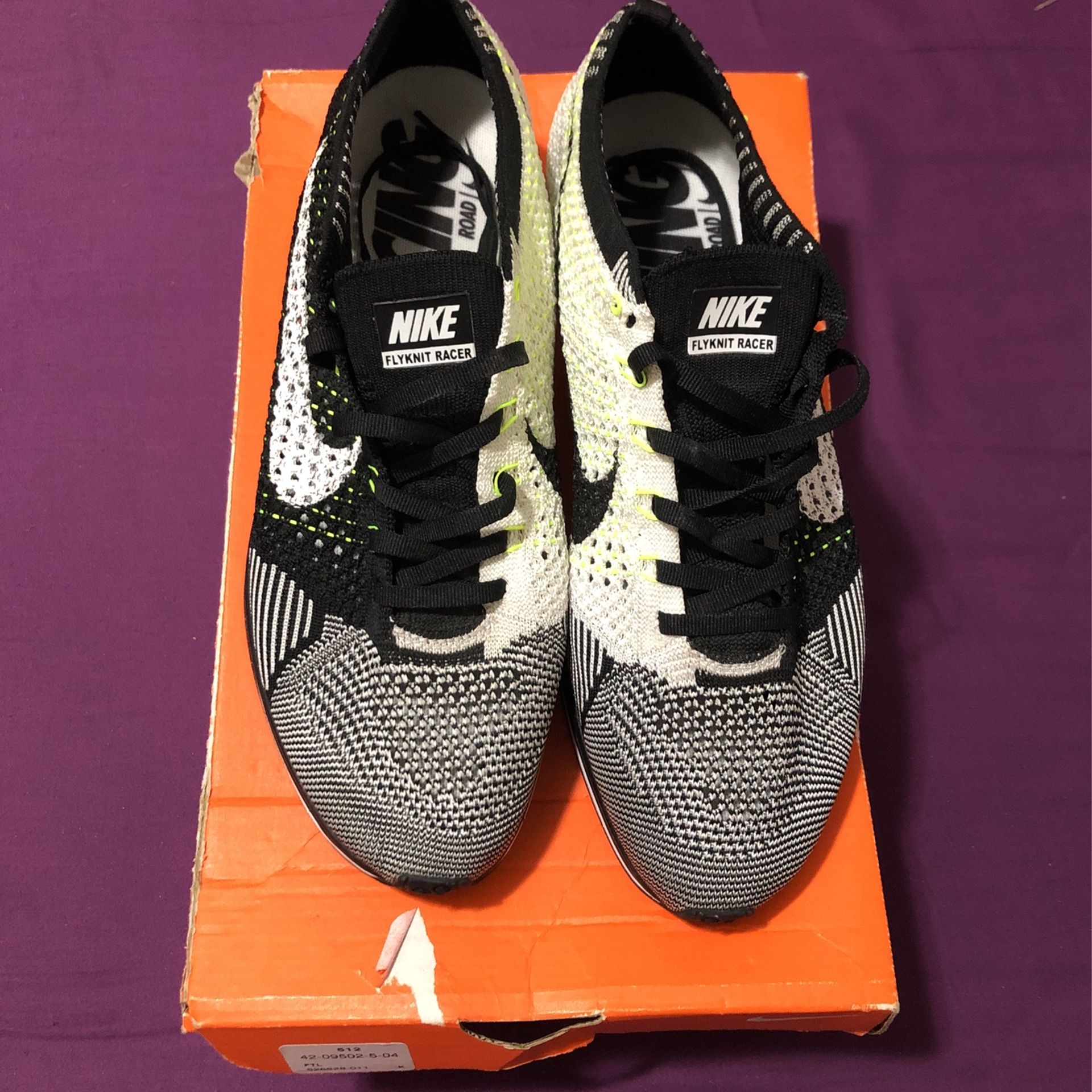 Nike FlyKnit Racer Volt