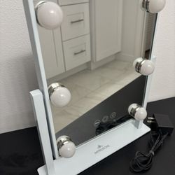 Impressions Vanity 