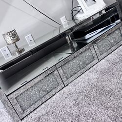  Crushed Diamond Mirrored TV Stand 