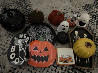 Halloween Decor Lot