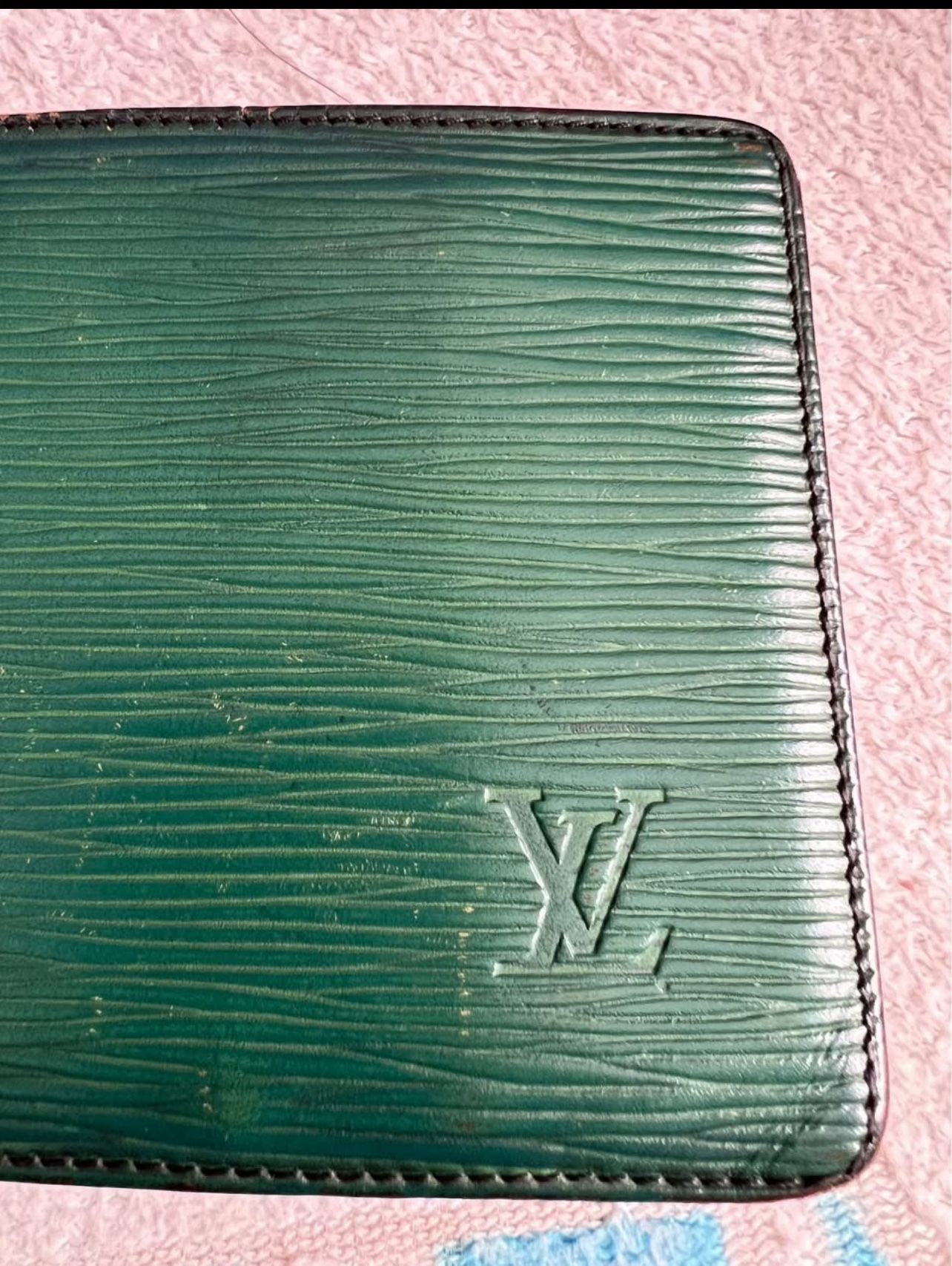 LV epi Leather Men’s Bi-Fold Wallet - 100% Authentic