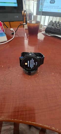 Samsung gear S3 Watch with charger