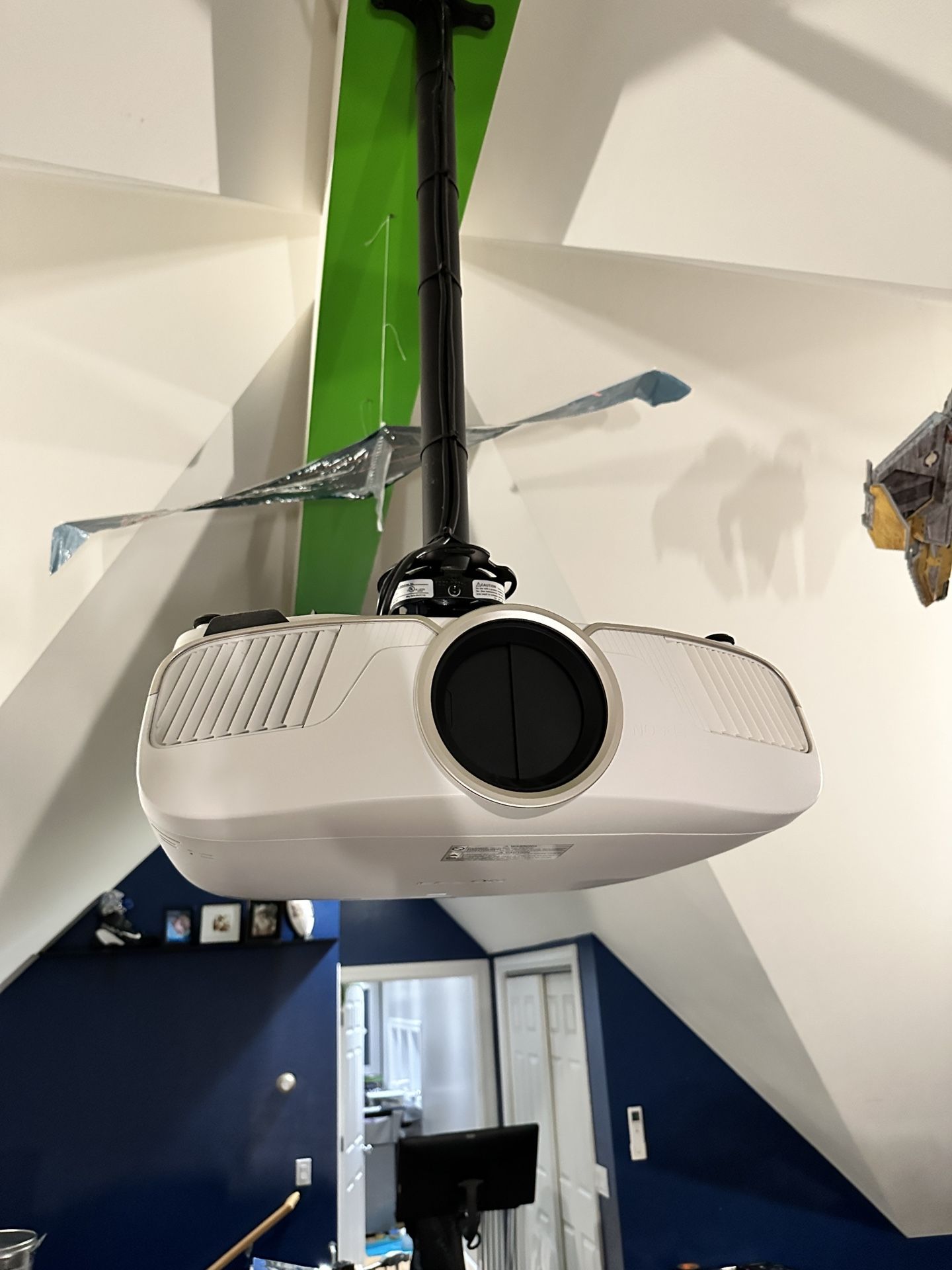Epson Home Cinema 5040ub 4K 3lcd Projector