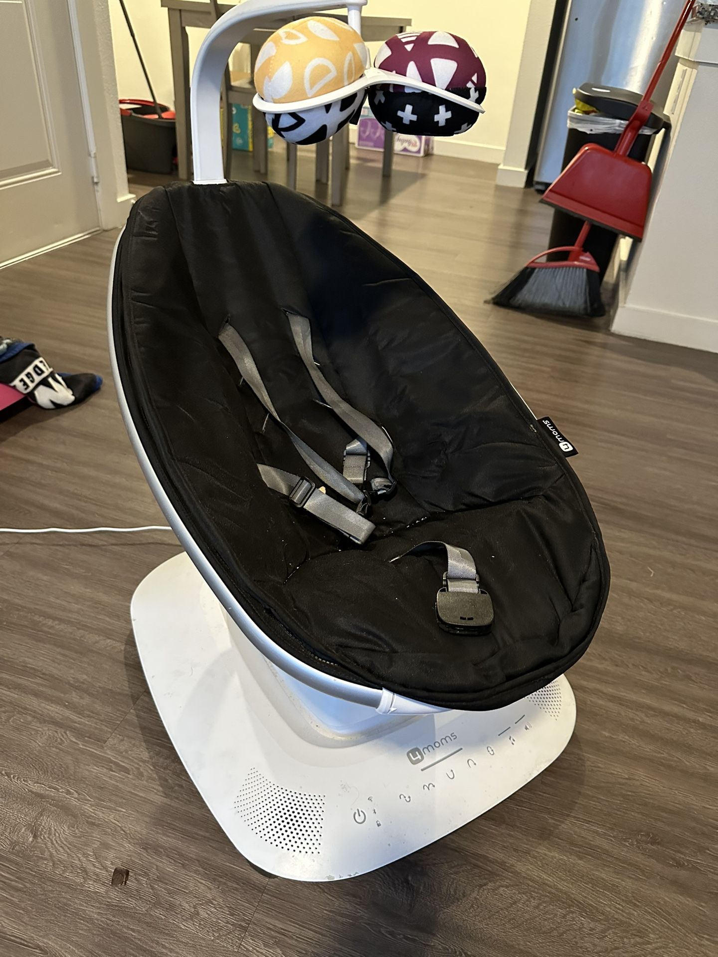 Product: 4moms mamaRoo Infant Seat / Baby Swing