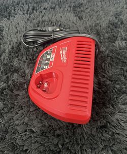 Milwaukee M12 12V Battery Charger - New