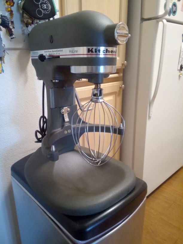 KitchenAid Gray Proline KSM5 Lift Countertop Heavy Duty Stand Mixer AS IS, BOWL NOT INCLUDED
