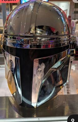 Star Wars Mandalorian And Grogu Silver Metallic Chrome Helmet Popcorn Bucket NEW