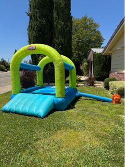 Little Tikes Toddler Sprinkler Jump house