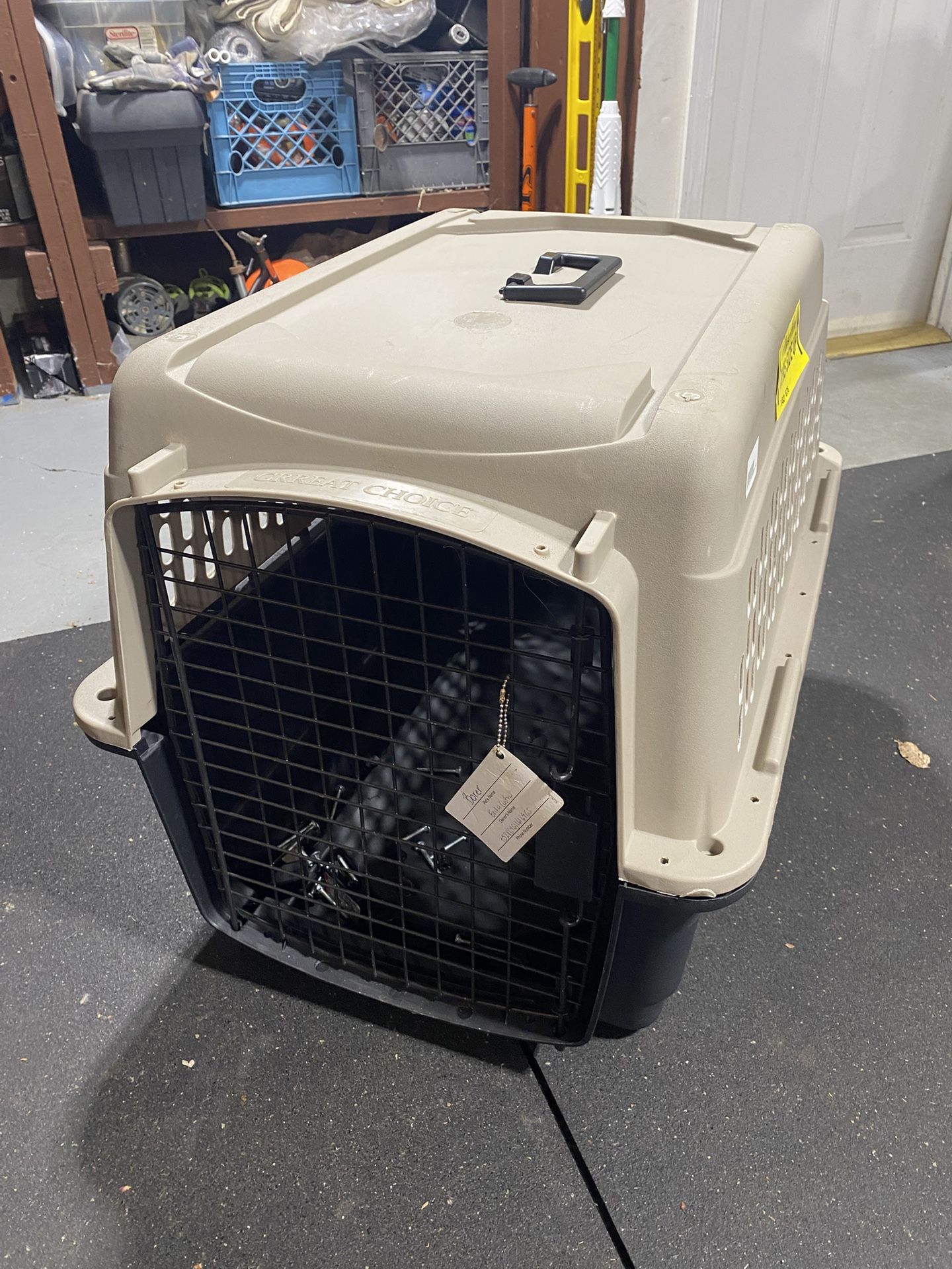 ✈️ Airline-Approved Hard-Shell Pet Carrier – Great Choice Medium 28” 🐶 Heavy-duty crate perfect for travel or home use — built tough for safety and c
