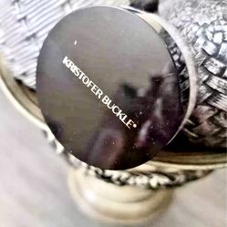 Kristofer Buckle Translucent Loose Setting Powder