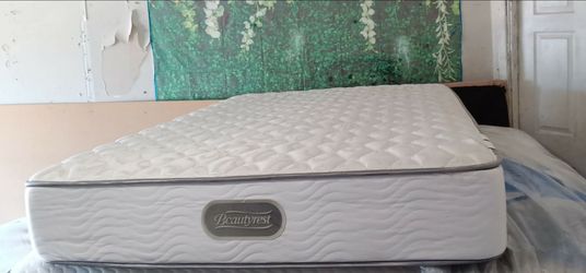 Full Size Mattress (Colchon Full Size)