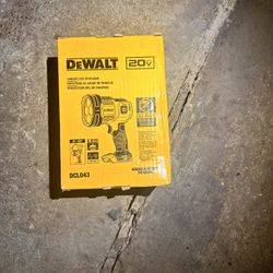 📌DEWALT 20V MAX Cordless LED Jobsite Spotlight (PRECIO FIRME NO MENOS👉$75 new
