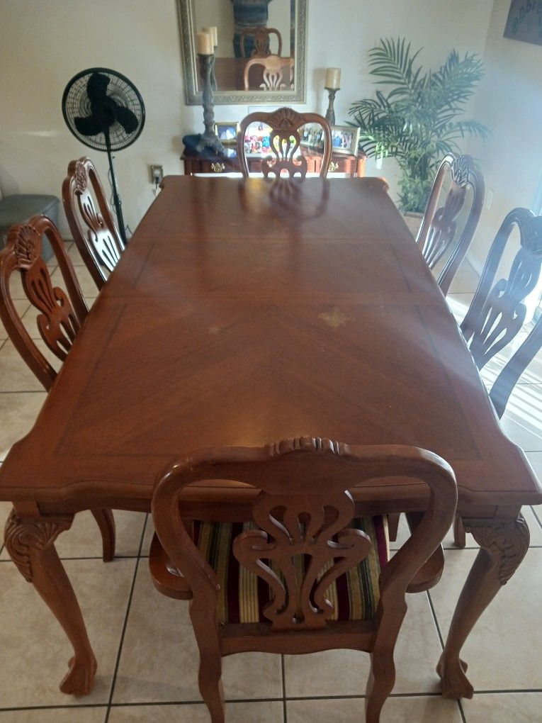 Vintage Dinner Room Table