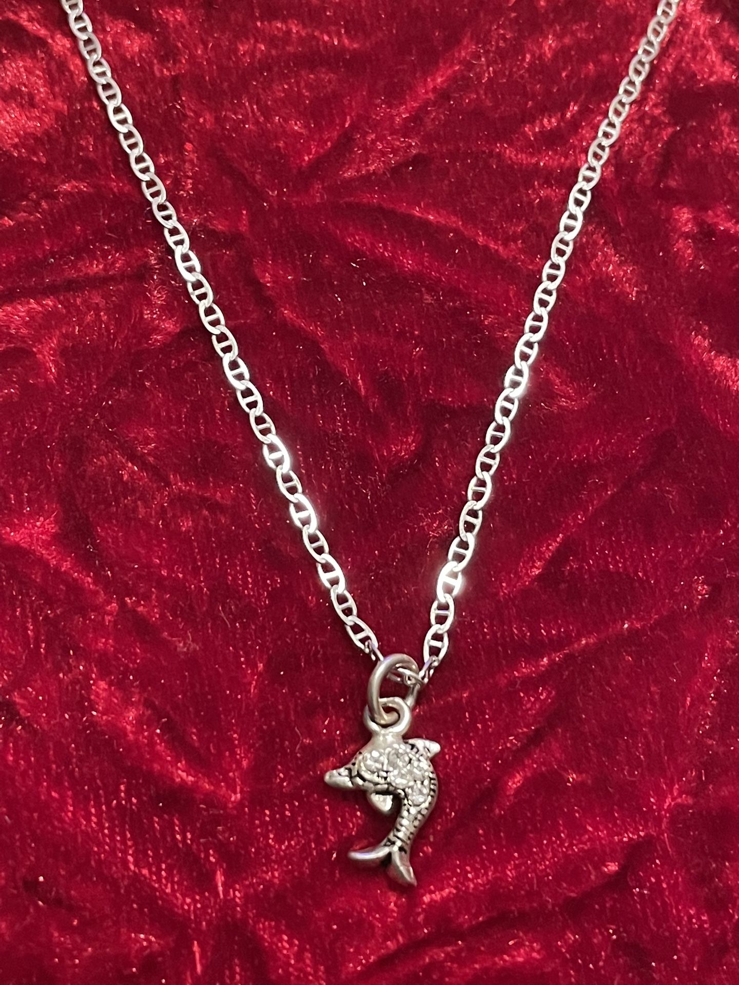 π¬925 π¬ NEW π¬ SILVER π¬ Necklace π¬ With π¬ Beautiful π¬ Dolphin π¬ Pendent π¬