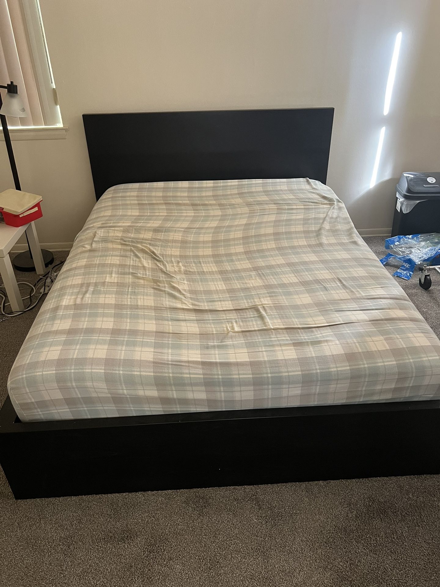 MALM - Bed frame (Queen size with two storage drawers)