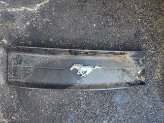 Ford Mustang Trunk Lid Finish Panel With Emblem 2018-2019-2020